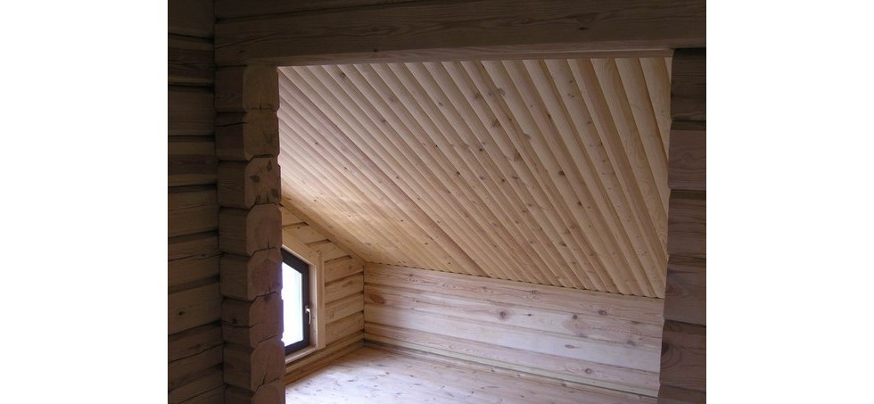 Дерев'яний блок-хаус: переваги використання